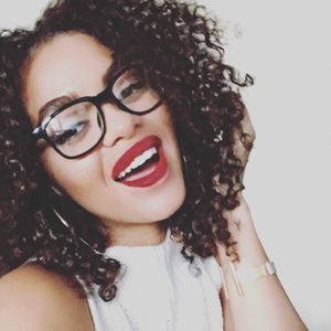 Meet your Posher, Samara